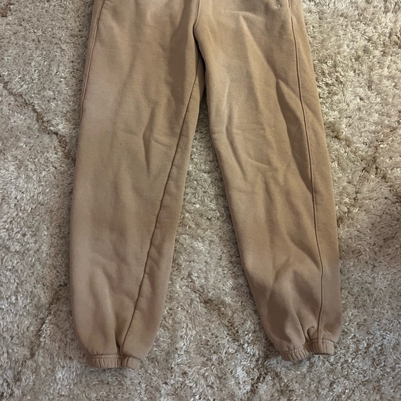 Neutral sweatpants! - Picture 4 of 4